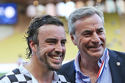 Sainz: "Alonso alla Dakar? L'ho incoraggiato, ma sa che è una gara che va rispettata"