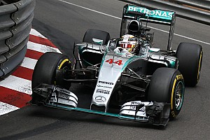 洋書◆F1 2015年シーズン写真集 本 オートコース ハミルトン ベッテル 洋書◇F1 2015年シーズン写真集 本 オートコース ハミルトン