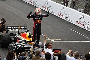 Verstappen overleeft bui en boekt dominante overwinning in GP van Monaco