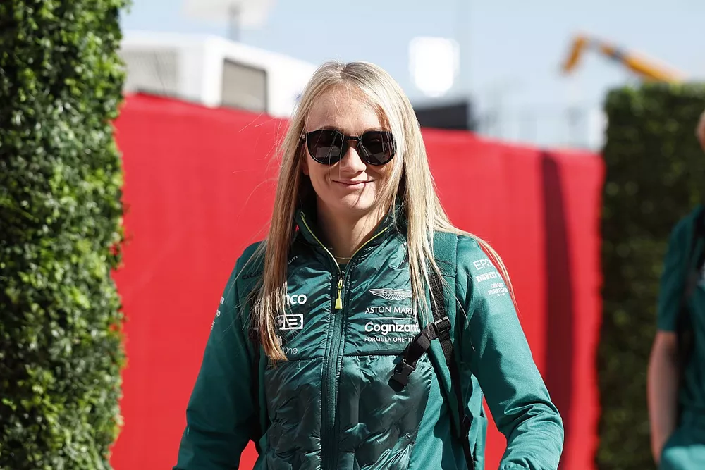 Jessica Hawkins, pilote de d&eacute;veloppement d'Aston Martin 