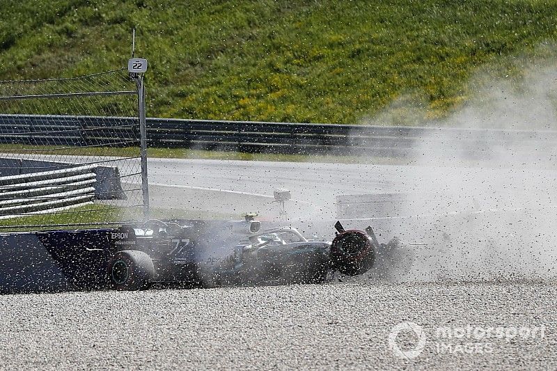 Crash of Valtteri Bottas, Mercedes AMG W10 