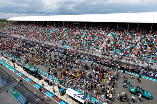 F1: Empate técnico na McLaren, 'vareio' na Mercedes e equilíbrio na Sauber: o comparativo entre companheiros de equipe