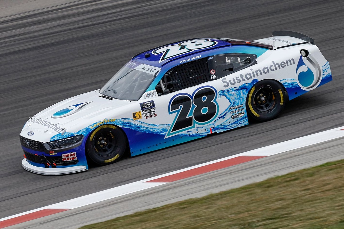 Three teams fail pre-race NASCAR Xfinity inspection at Kansas