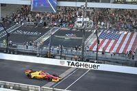 Un imbatible Palou alcanza en el GP de Indian&aacute;polis su cuarta victoria