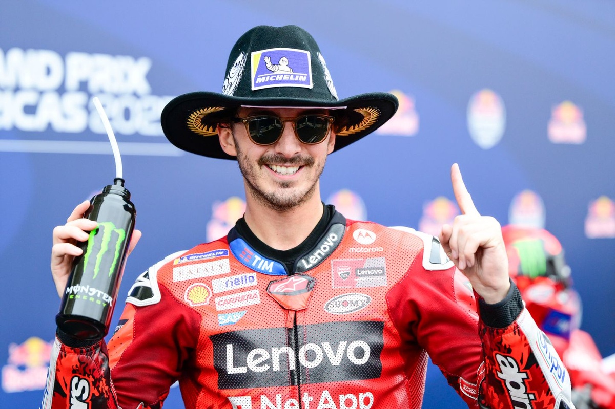 バニャイア サイン入りニースライダー PECCO BAGNAIA MotoGP