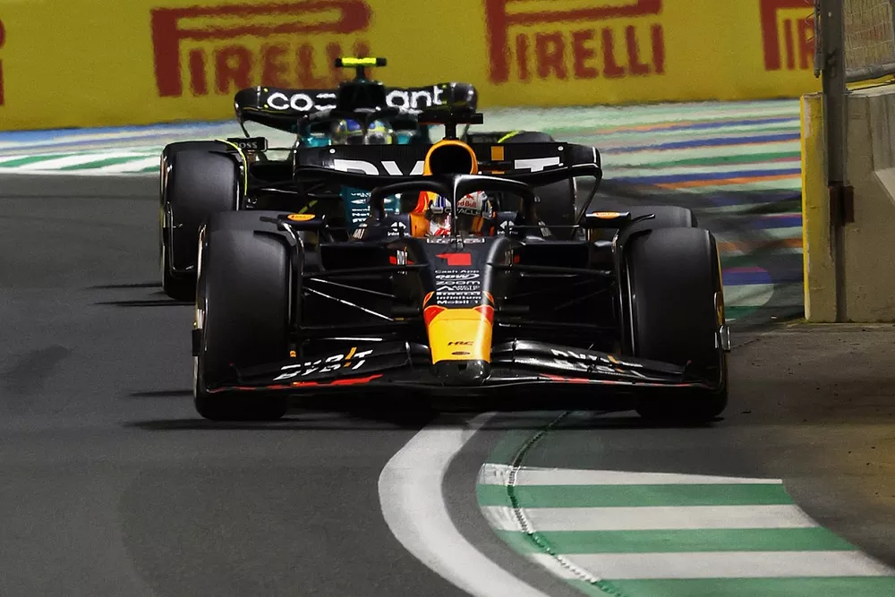 Max Verstappen, Red Bull Racing RB19, Fernando Alonso, Aston Martin AMR23