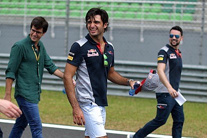 Sainz sezonu Toro Rosso'da tamamlamaya hazırlanıyor