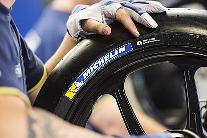 La gomma anteriore rigida piace a Rossi e Marquez, ma non a Lorenzo