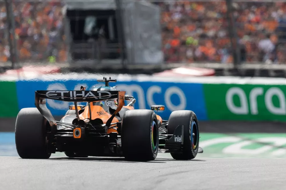 McLaren presenta su 'H-Wing' en Monza: el alerón trasero rotatorio que busca dominar la velocidad punta - figura 1