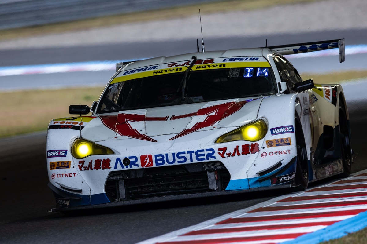 苦節22年、TEAM MACHがついにスーパーGT初優勝。“古代兵器”の活躍は