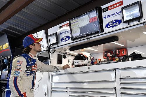 Ryan Blaney lidera la primera práctica en Texas
