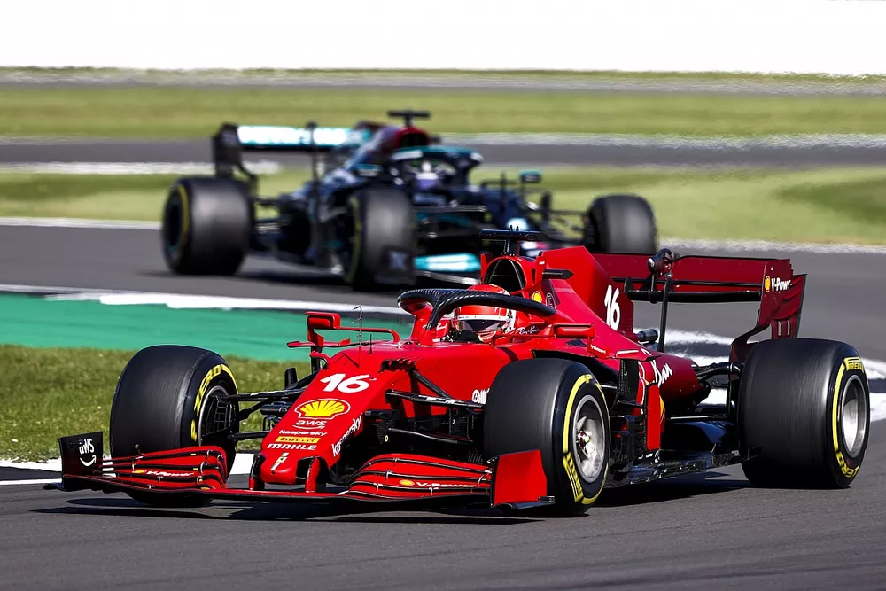 Charles Leclerc, Ferrari SF21, Lewis Hamilton, Mercedes W12