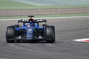 Sainz sigue de pruebas en Williams y Pirelli en Bahrein