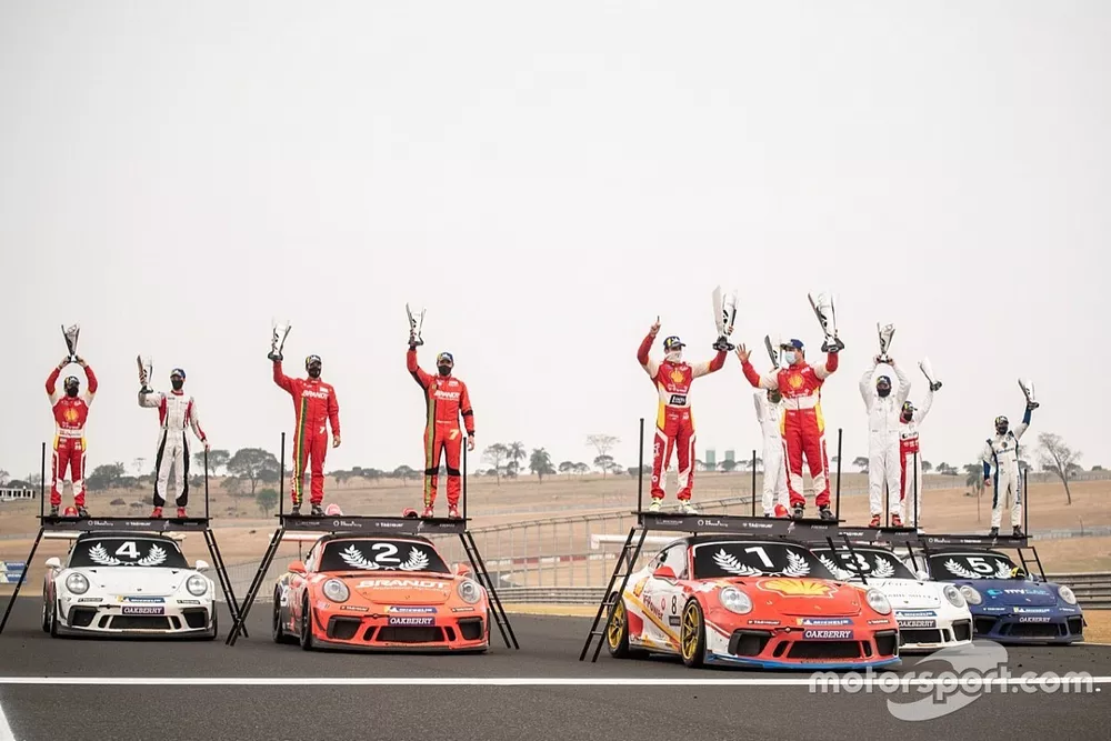 P&oacute;dio da Porsche Cup Endurance