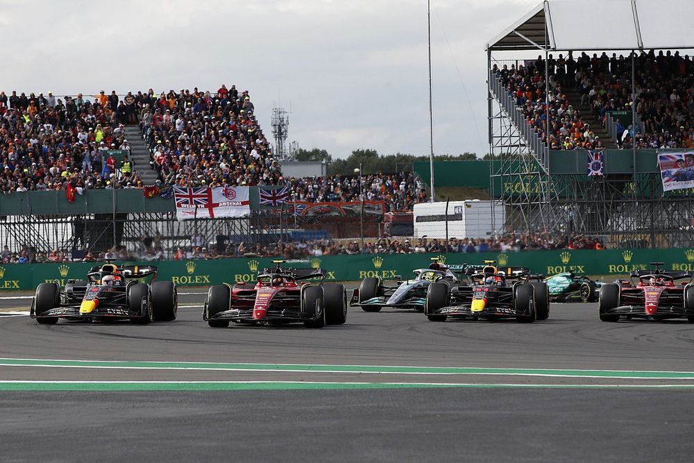 Carlos Sainz, Ferrari F1-75, Max Verstappen, Red Bull Racing RB18, Sergio P&eacute;rez, Red Bull Racing RB18, Charles Leclerc, Ferrari F1-75, Lewis Hamilton, Mercedes W13