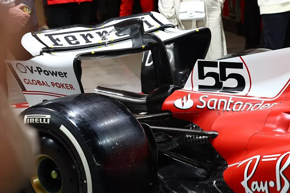 Ferrari SF-23 detalle t&eacute;cnico aler&oacute;n trasero