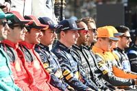ANÁLISE: Ida de Hamilton para Ferrari abre caminho para mercado de pilotos "caótico" da F1 2025?