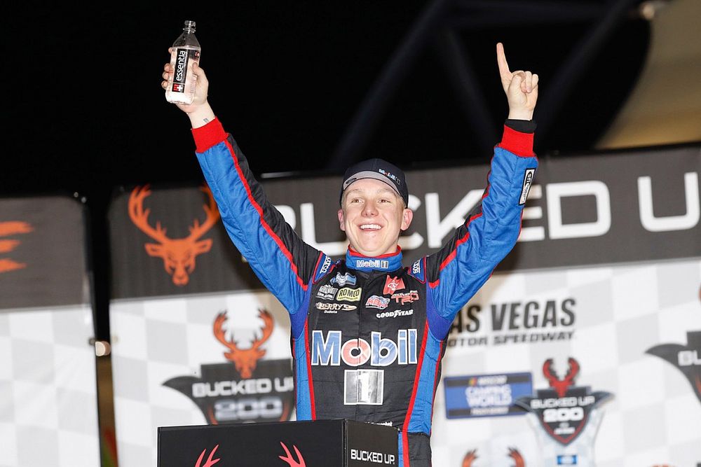 Race winner John Hunter Nemechek, Kyle Busch Motorsports, Toyota Tundra