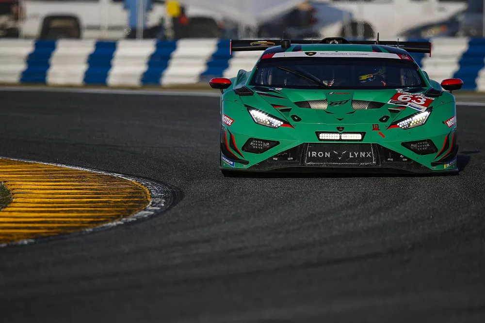 #63 Iron Lynx, Lamborghini Huracan GT3 EVO2, GTD PRO: Jordan Pepper, Romain Grosjean, Mirko Bortolotti, Andrea Caldarelli