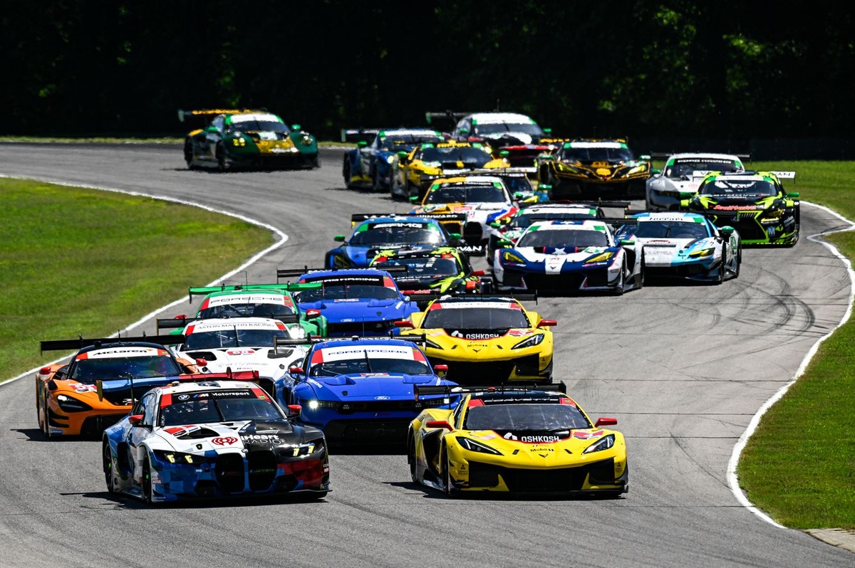 Corvette and BMW vie for GTD Pro title at Petit Le Mans