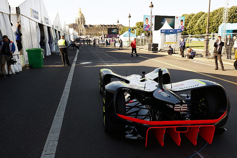 Roborace: Erstes autonomes Fahrzeug meistert Goodwood