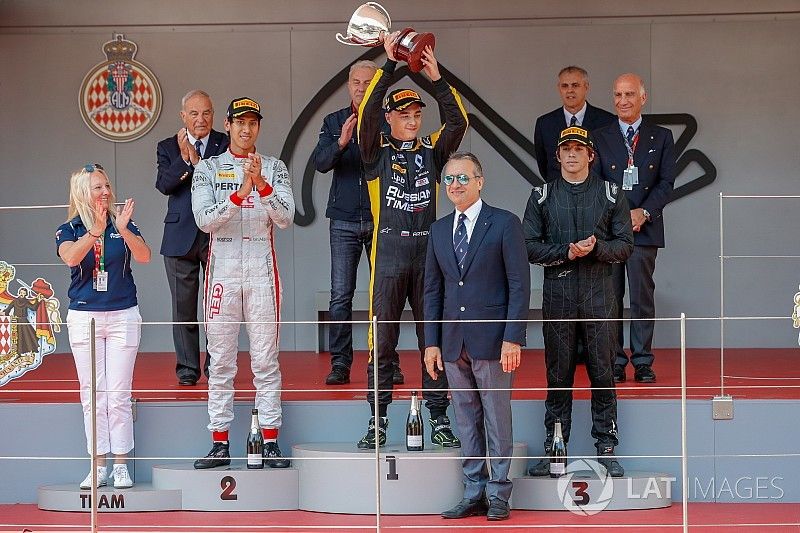 Podio: ganador de la carrera Artem Markelov, RUSSIAN TIME, segundo lugar  Sean Gelael, PREMA Racing, tercer lugar Roberto Merhi, MP Motorsport