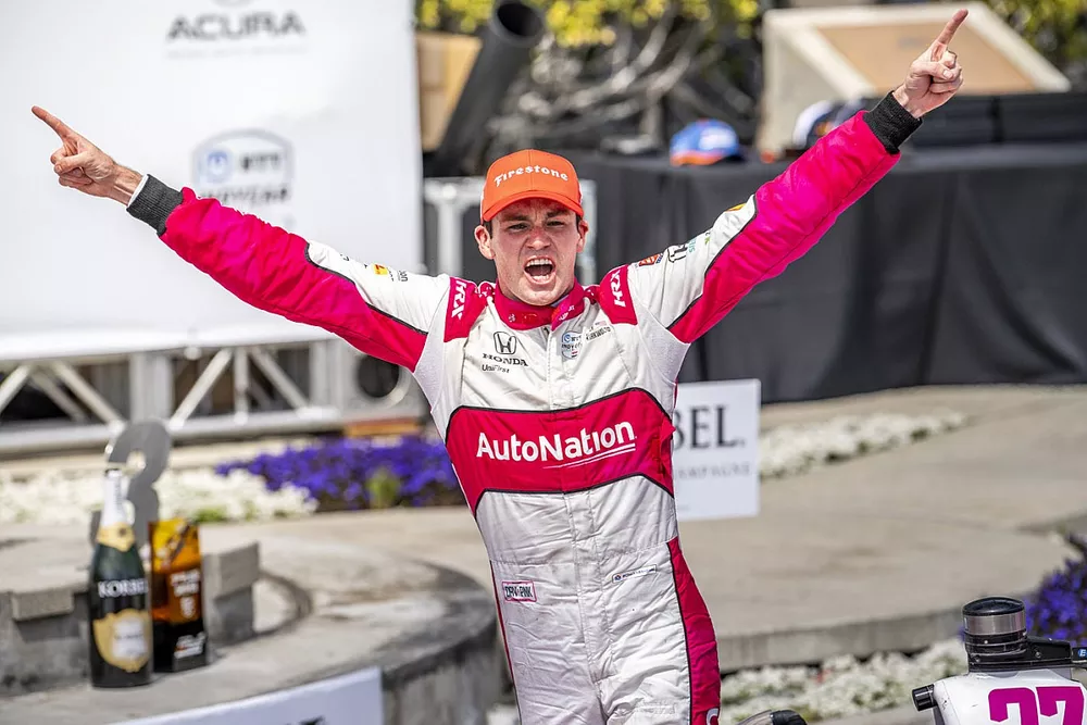 Race winner Kyle Kirkwood, Andretti Autosport Honda