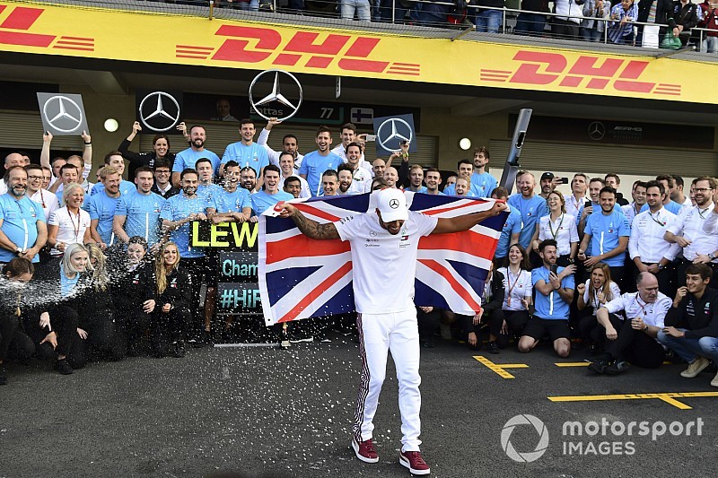 Fotogallery F1: le immagini più belle dei cinque titoli di Lewis Hamilton
