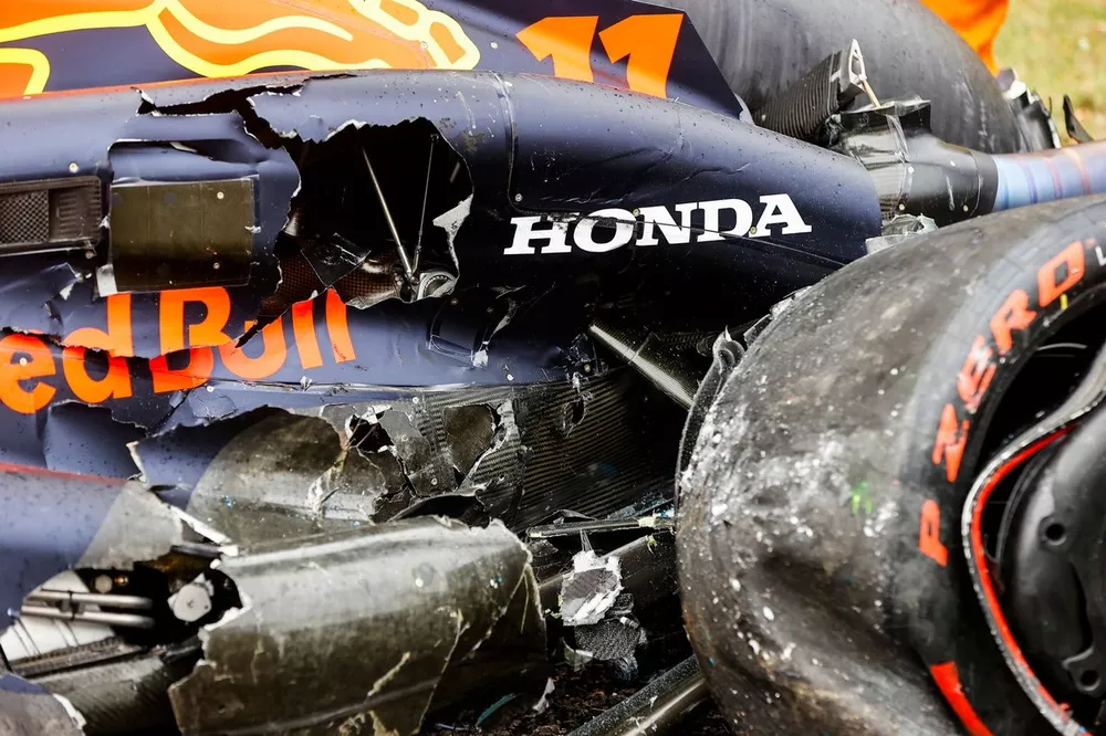 Danos no carro de Sergio Perez, Red Bull Racing RB20