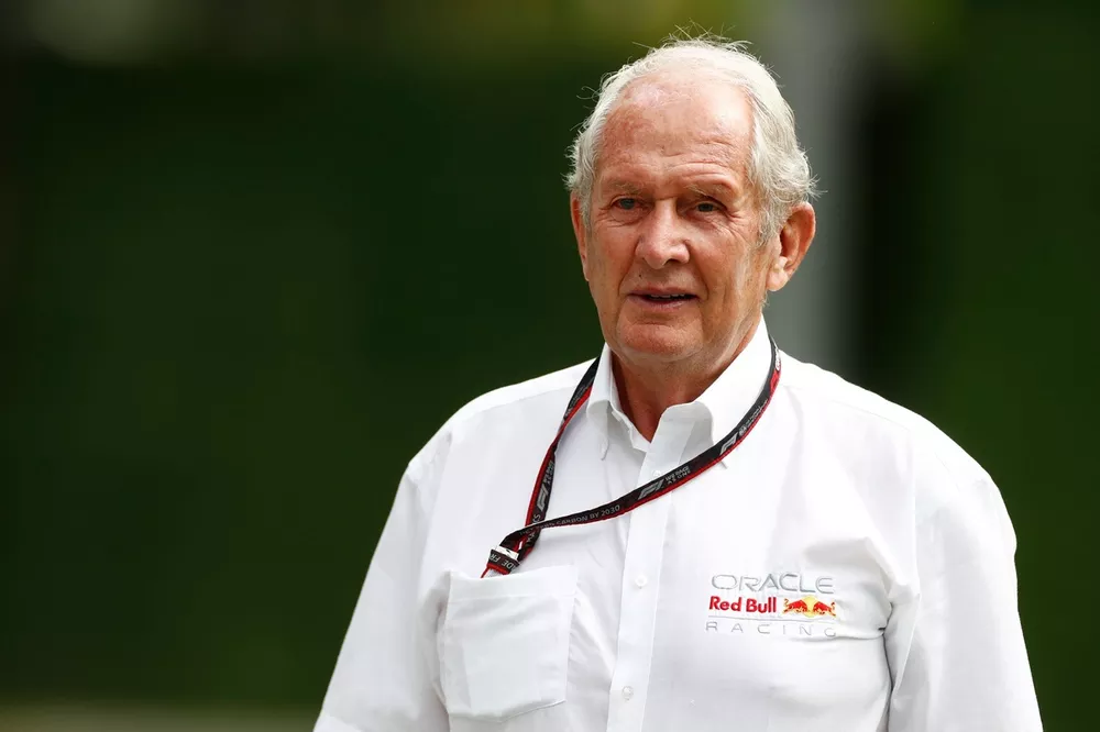 Helmut Marko, asesor de Red Bull Racing, llega a la pista