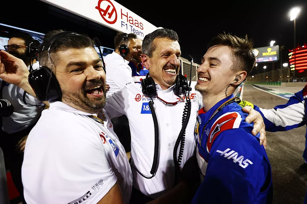 Guenther Steiner, Team Principal, Haas F1, celebrates with team mates