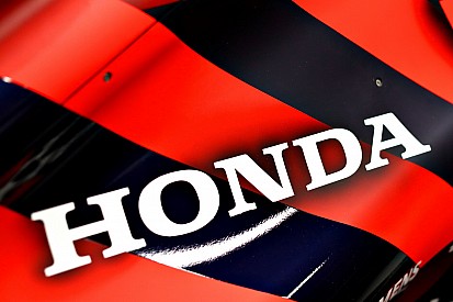 Dörzsölik a tenyerüket a Hondánál a Forma-1-ben