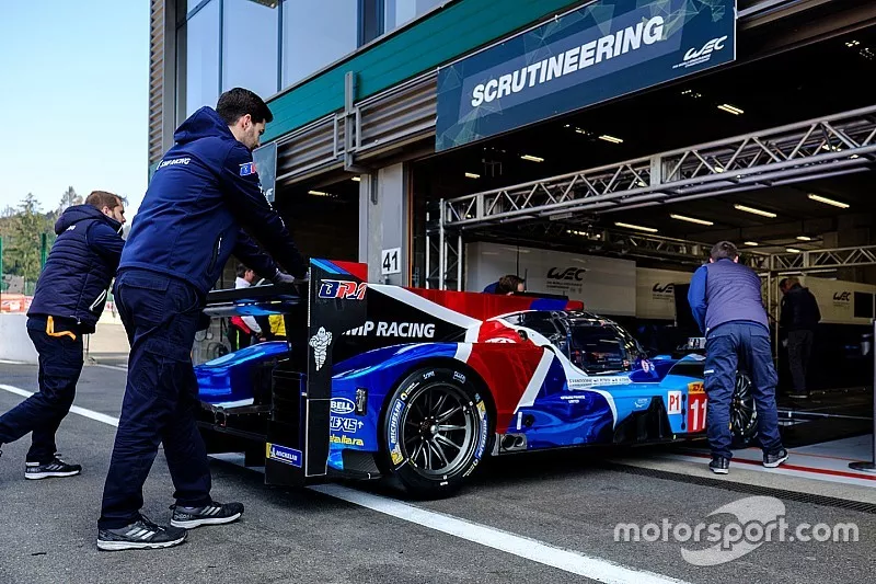 #11 SMP Racing BR Engineering BR1 - AER en el pitlane