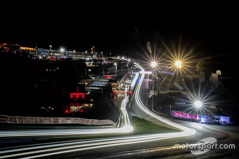 Eau Rouge by night