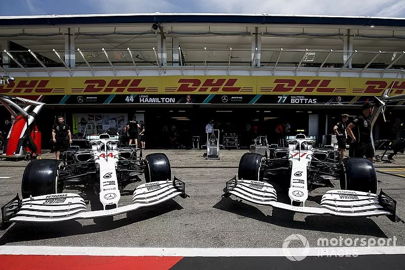 El Mercedes AMG F1 W10 con la decoraci&oacute;n especial de su 125&ordm; aniversario