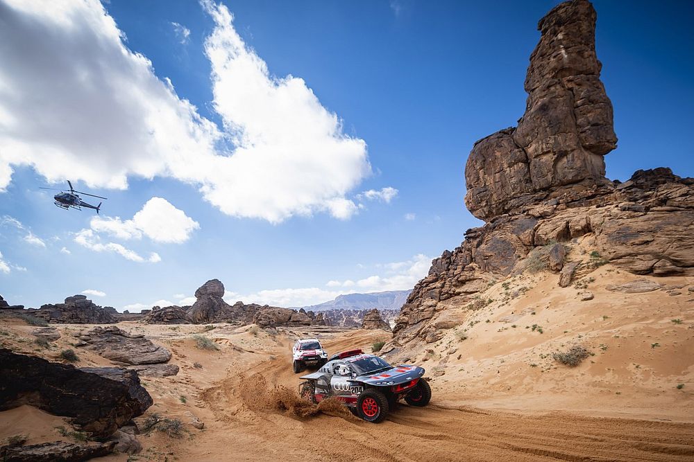 #204 Team Audi Sport Audi: Stephane Peterhansel, Edouard Boulanger