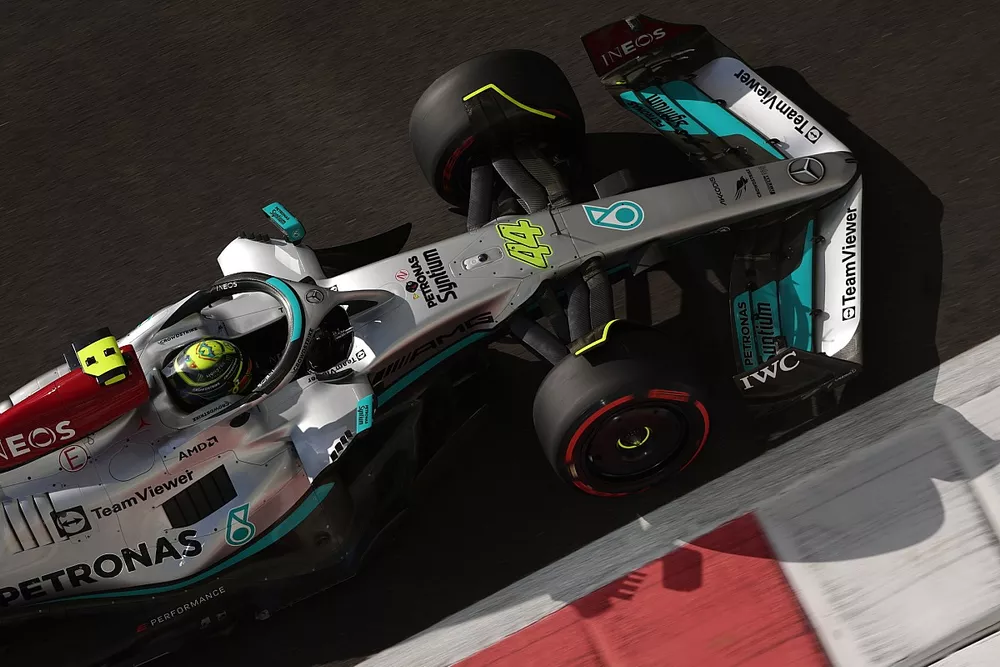 Lewis Hamilton, Mercedes W13