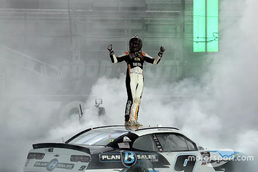 Race Winner Noah Gragson, JR Motorsports, Chevrolet Camaro