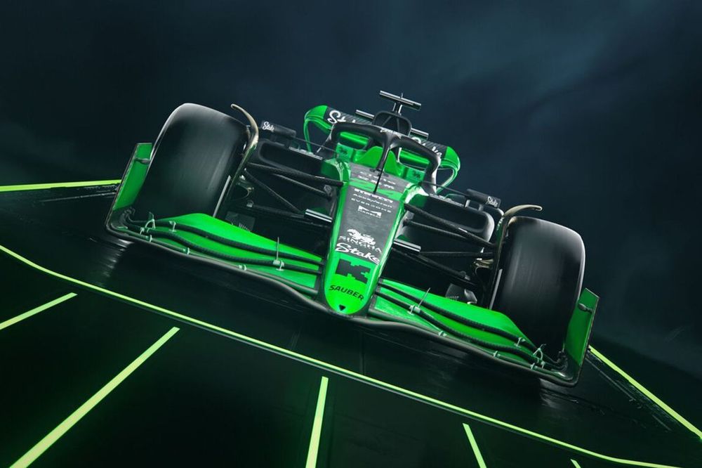 Sauber, yeni C44'ü Barselona'da piste çıkardı!