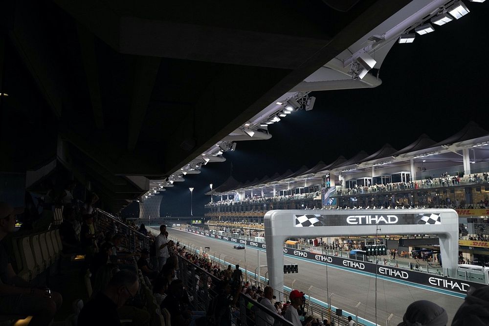 Logan Sargeant, Williams FW45