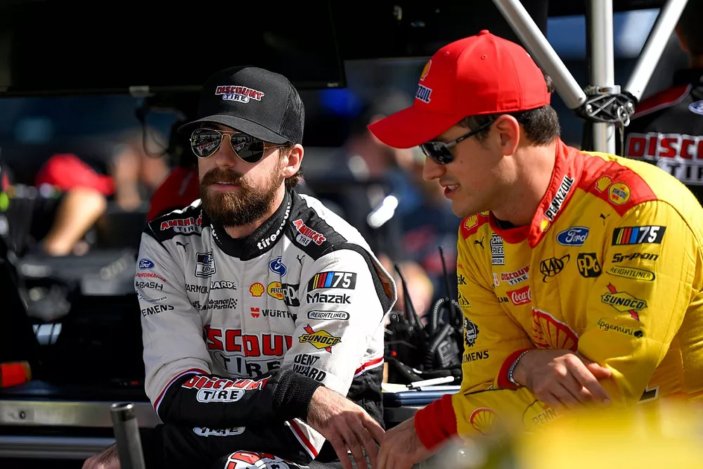Ryan Blaney, Team Penske, Discount Tire Ford Mustang, Joey Logano, Team Penske, Shell Pennzoil Ford Mustang