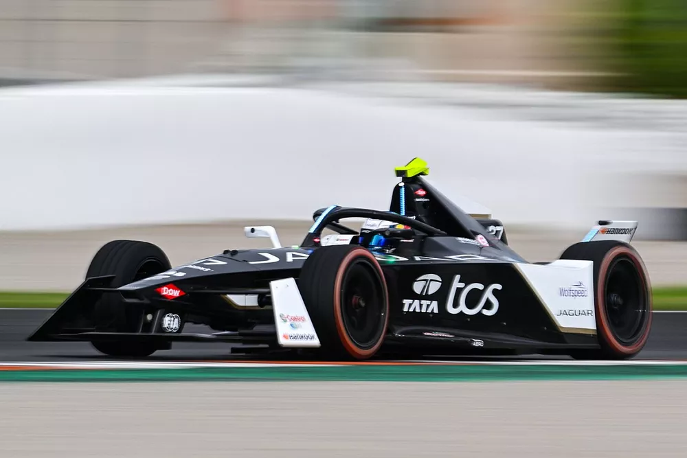Nick Cassidy, Jaguar TCS Racing, Jaguar I-TYPE 6
