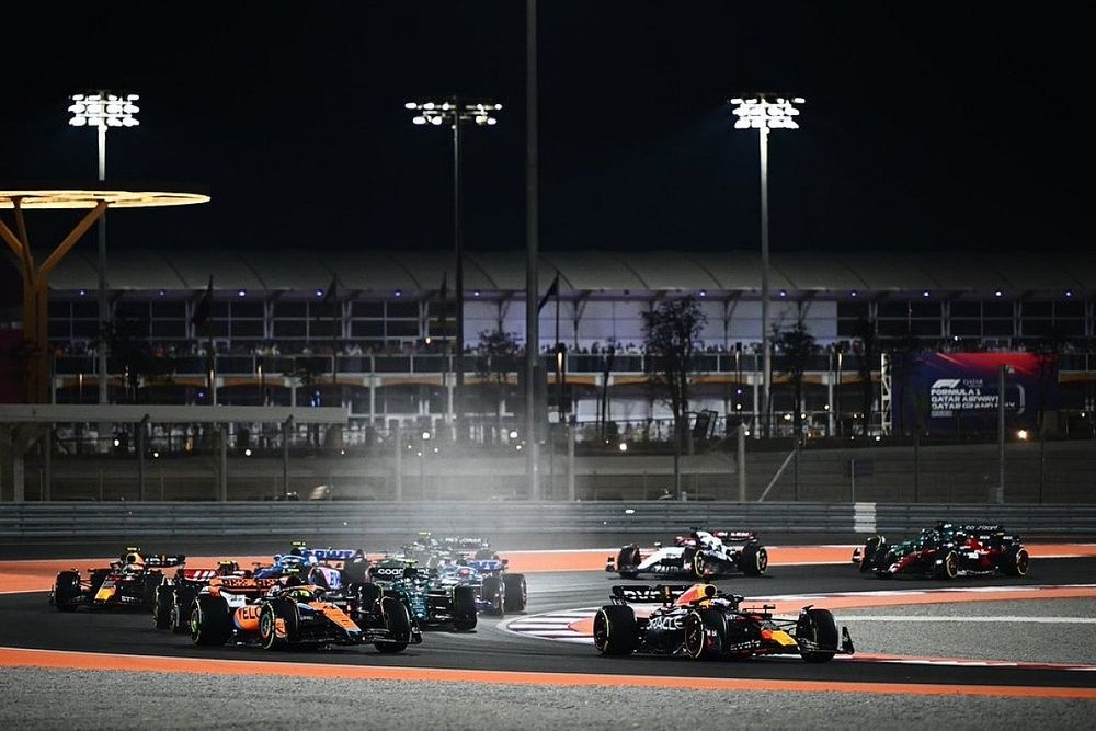 Salida de la carrera al sprint en Qatar