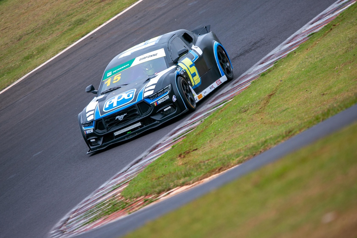NASCAR Brasil: Tito Giaffone garante pódio nas 100 Milhas de Cascavel