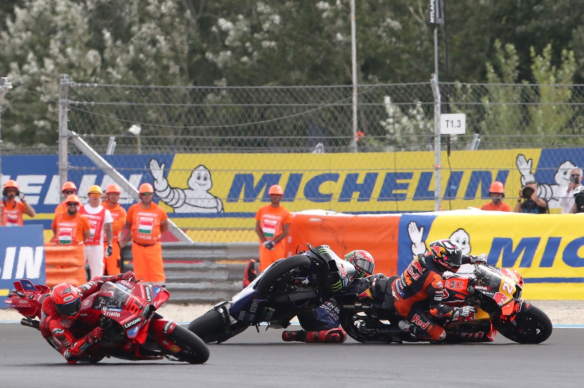 Fabio Quartararo handed long lap penalty for Hungarian GP sprint shunt