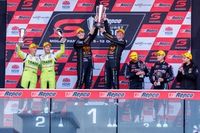 Supercars Bathurst 1000: Matt Payne y Garth Tander ganan una carrera dram&aacute;tica