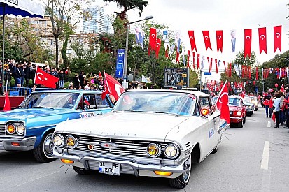 İKOD'dan Cumhuriyetin 94. yılına özel konvoy