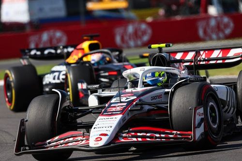 Bearman sintió "la mayor presión" de su vida en el duelo con Verstappen