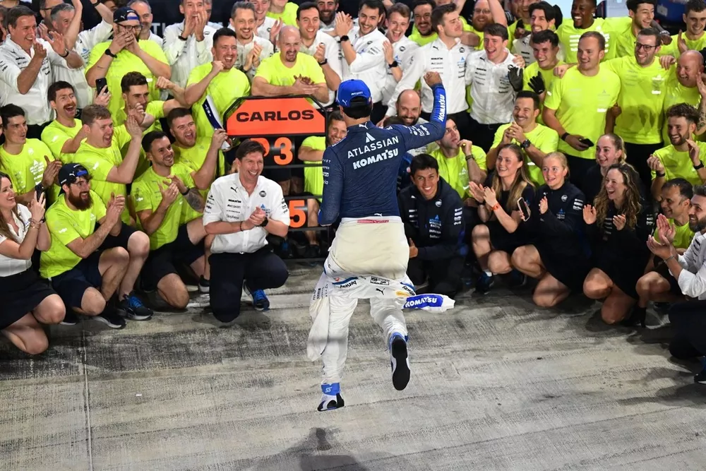 Carlos Sainz, Williams, Alexander Albon, Williams, James Vowles, Team Principal, Williams