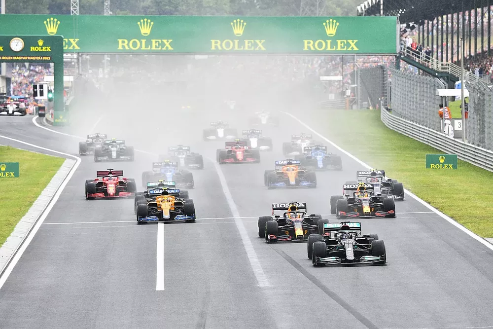 Arrancada Lewis Hamilton, Mercedes W12, Max Verstappen, Red Bull Racing RB16B, Sergio Pérez, Red Bull Racing RB16B, Lando Norris, McLaren MCL35M